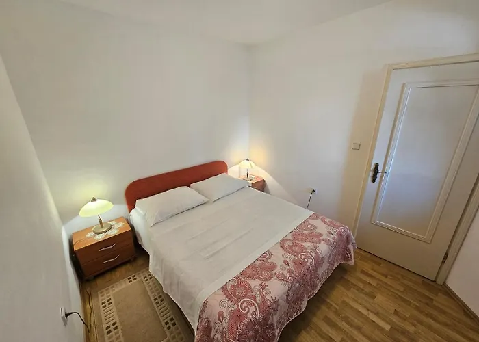 Visnja Nv 4 - For 3 Persons With Terrace * Novi Vinodolski